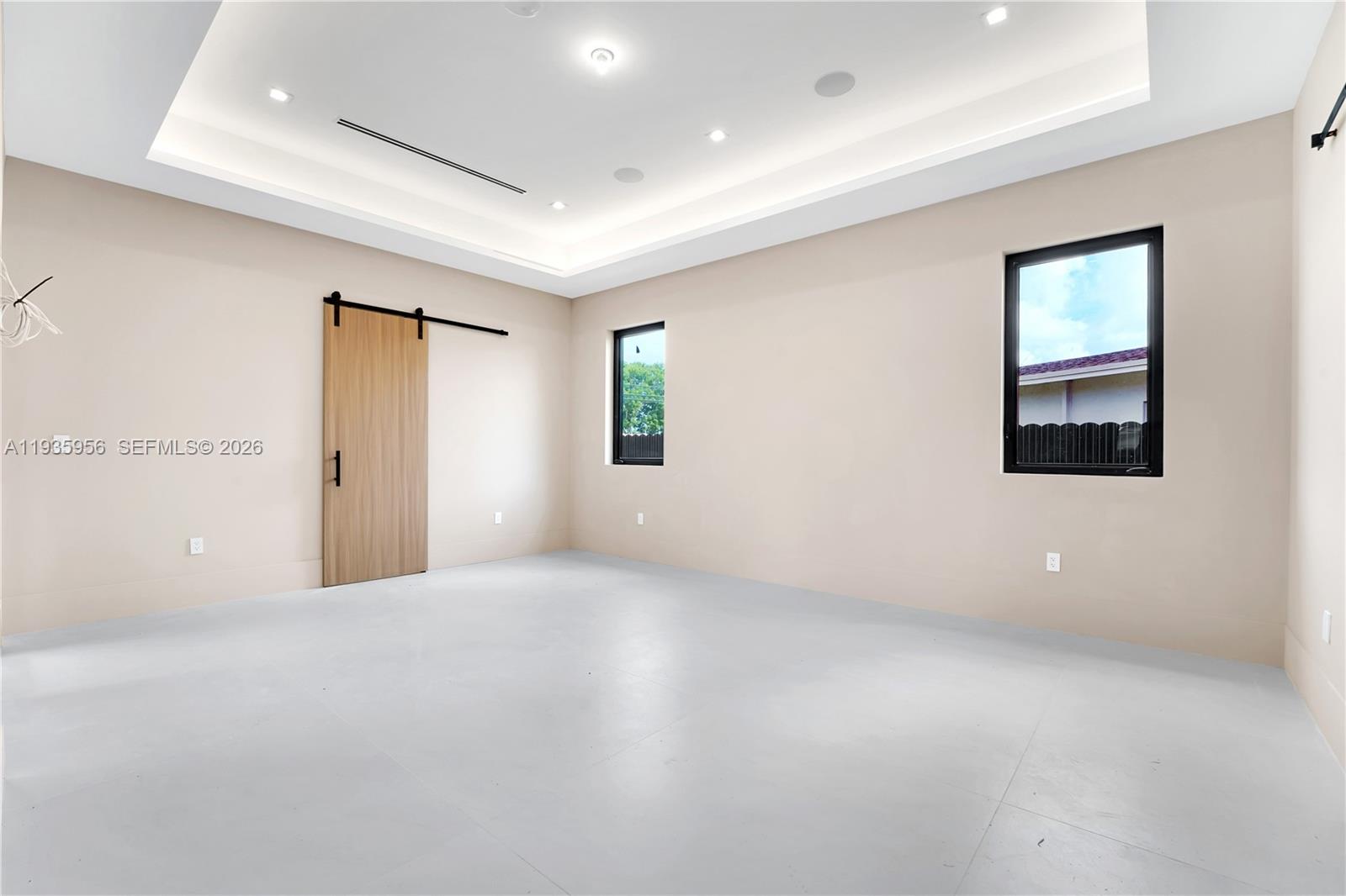 BREEZEVIEW MANORS - Residential