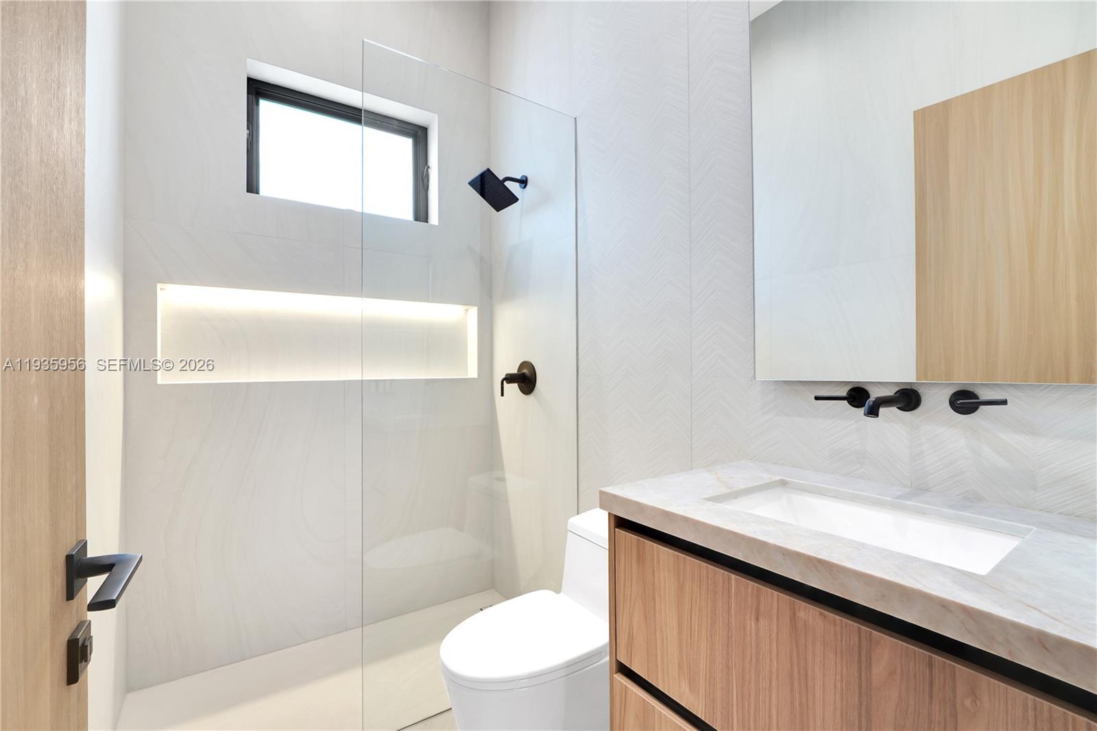 BREEZEVIEW MANORS - Residential