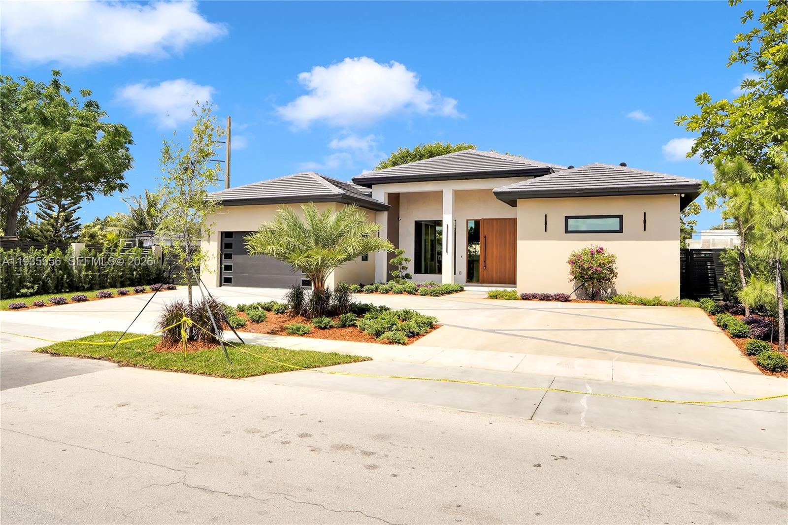 BREEZEVIEW MANORS - Residential