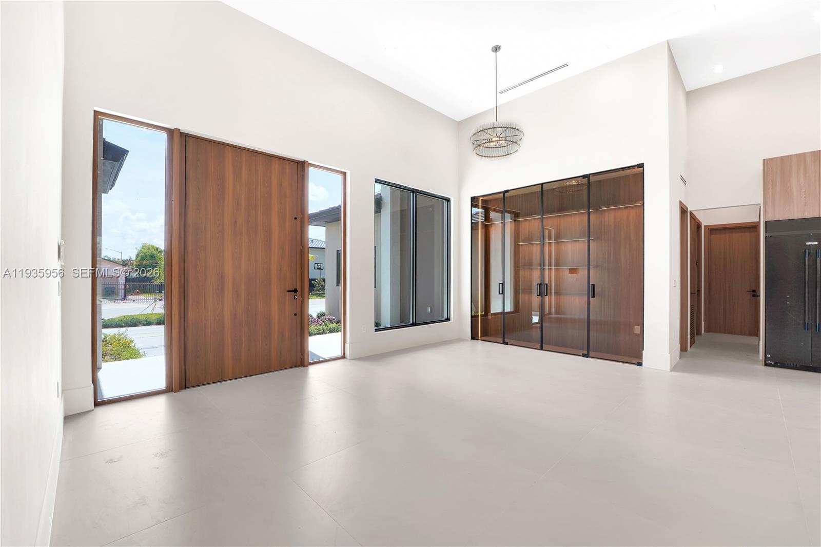 BREEZEVIEW MANORS - Residential