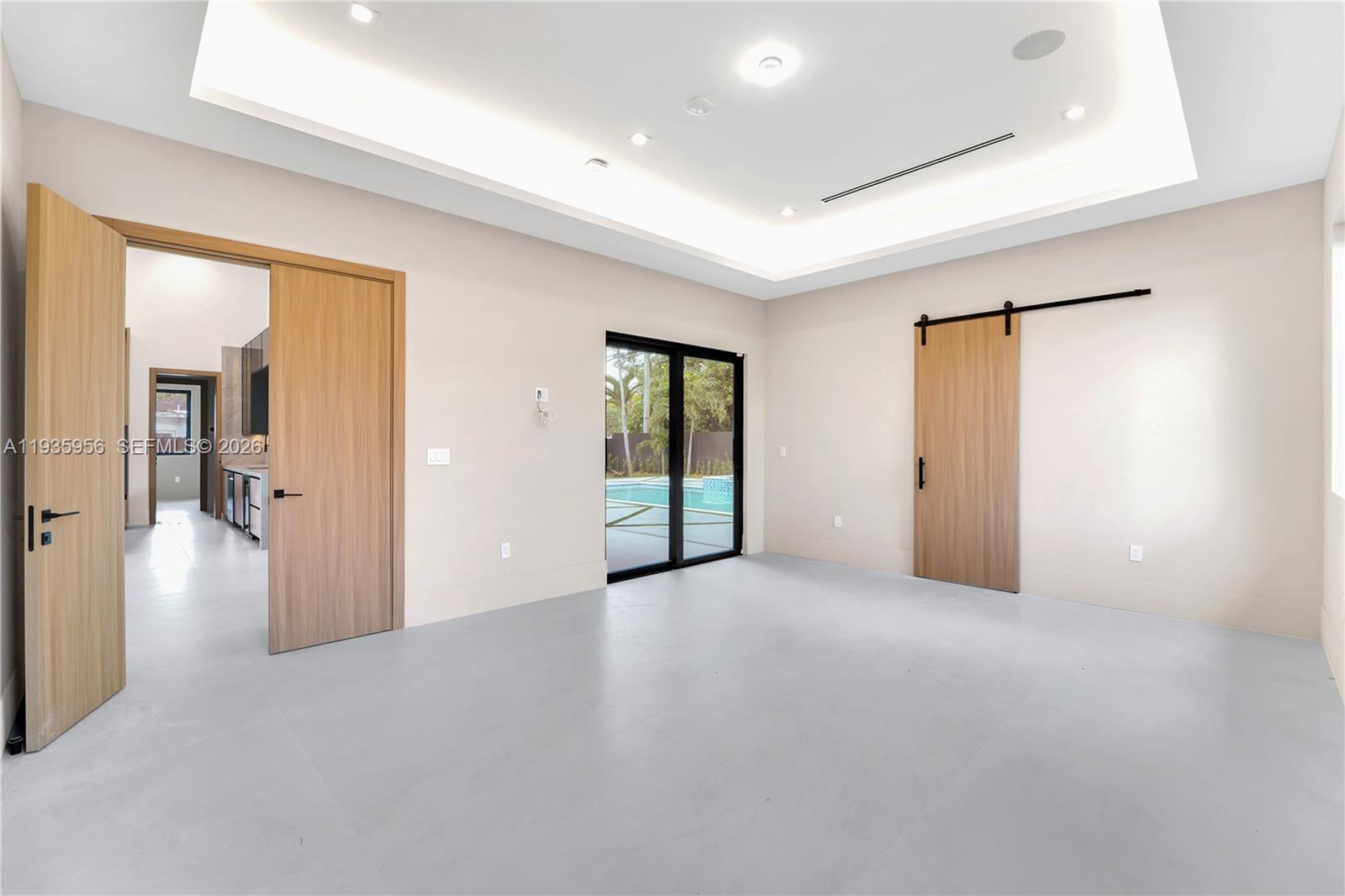 BREEZEVIEW MANORS - Residential