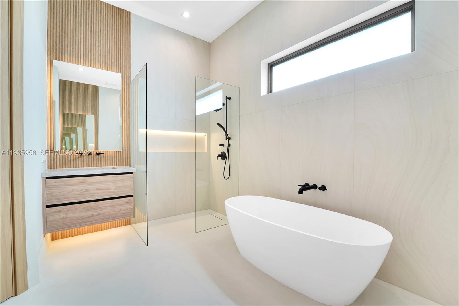 BREEZEVIEW MANORS - Residential