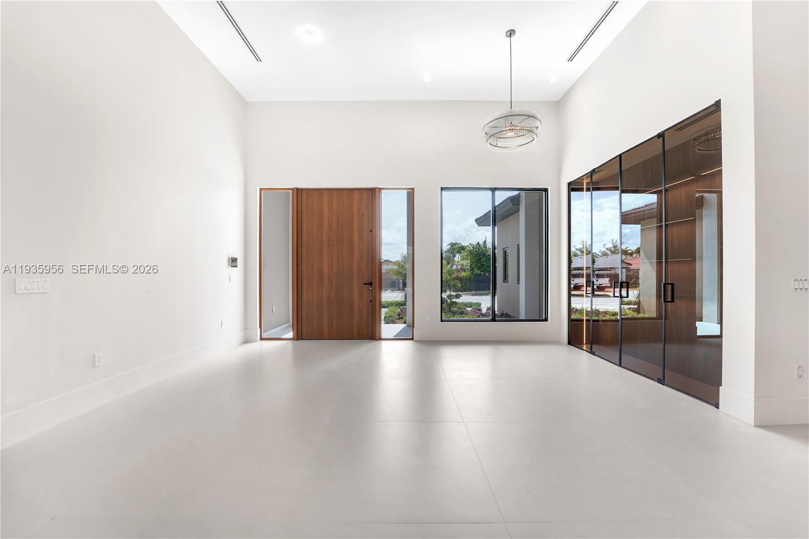 BREEZEVIEW MANORS - Residential