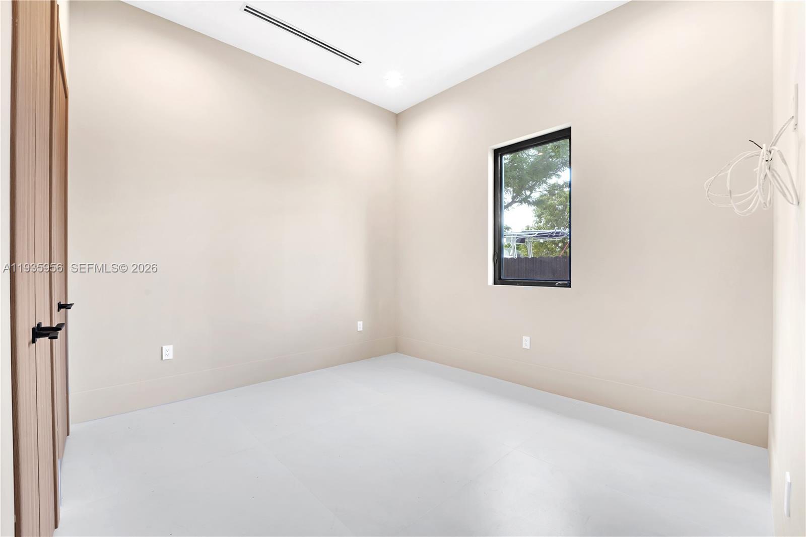 BREEZEVIEW MANORS - Residential