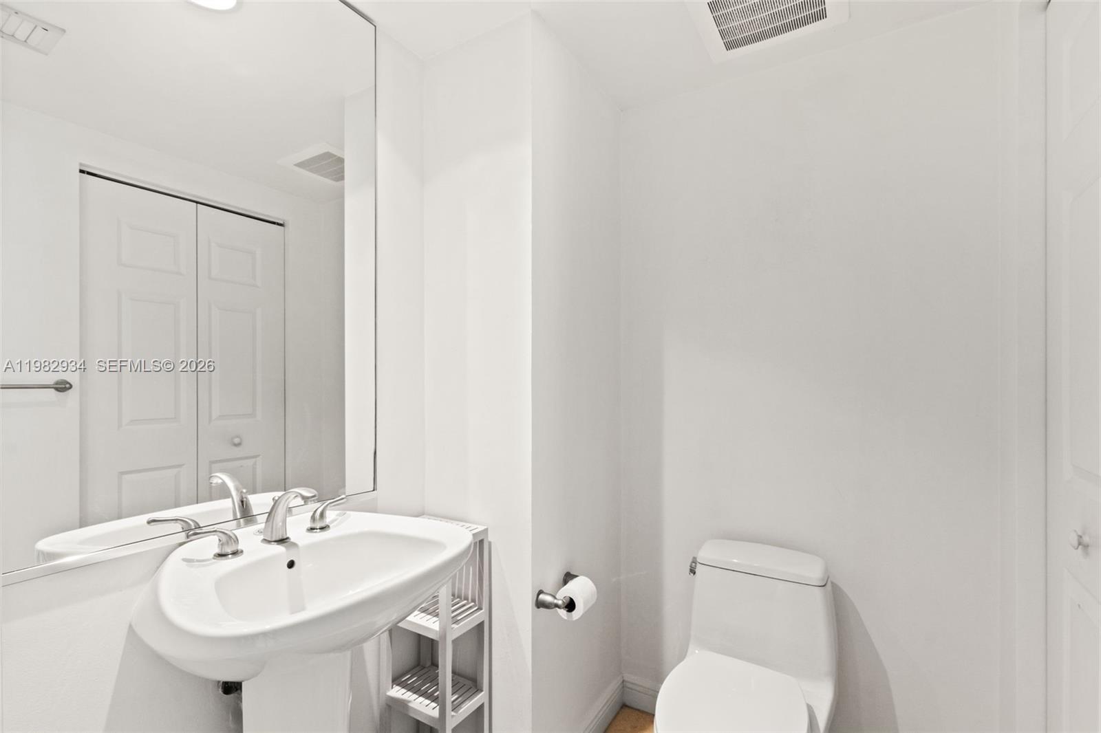 DUO CONDOMINIUM EAST - Residential Lease