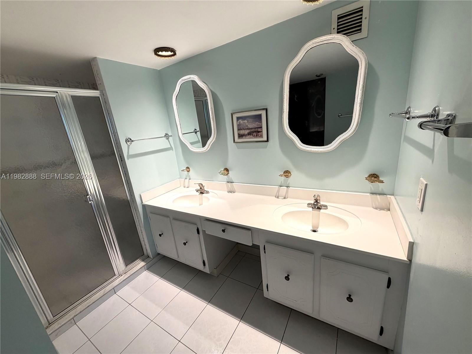 PLAZA TOWERS NORTH CONDO - Residential