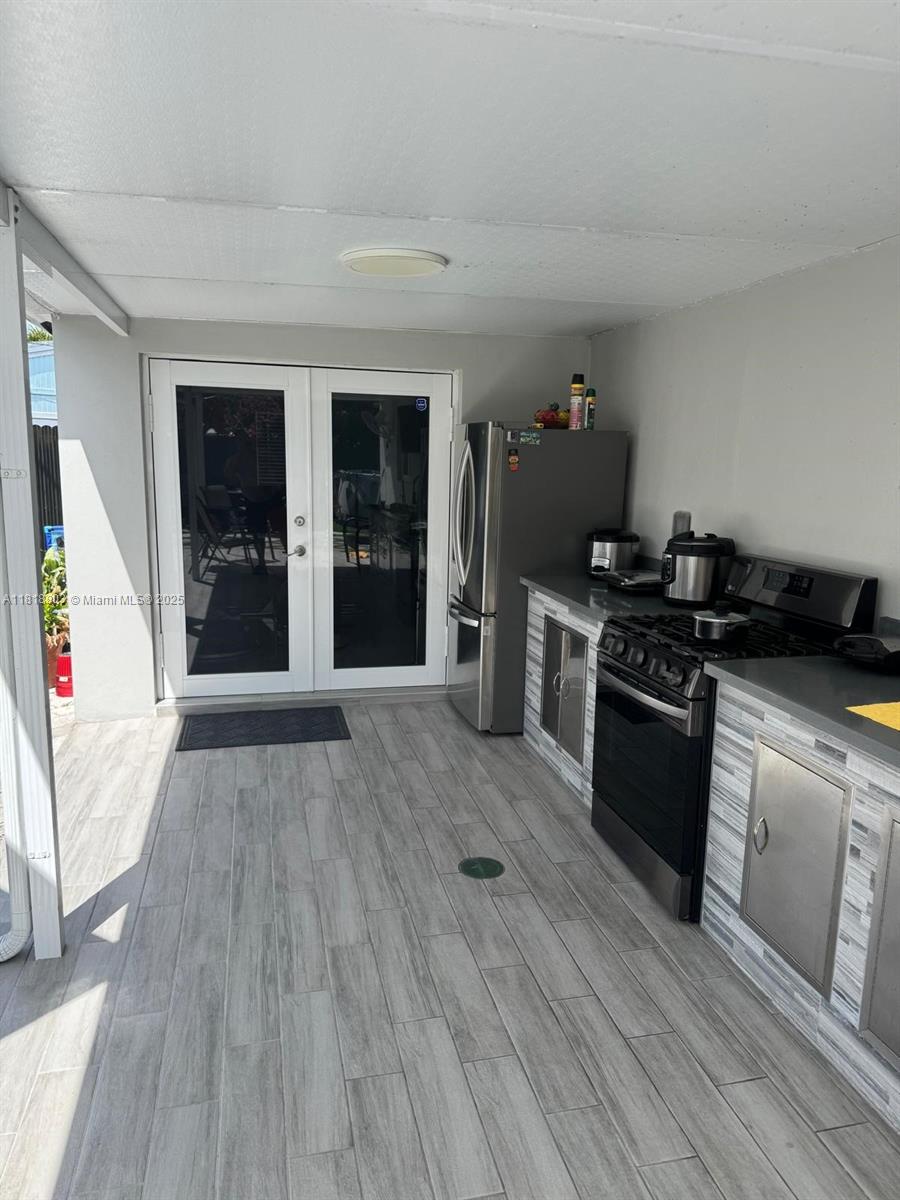 BROADVIEW PARK - Residential
