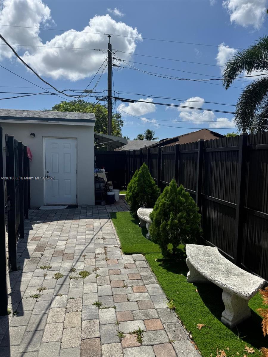 BROADVIEW PARK - Residential