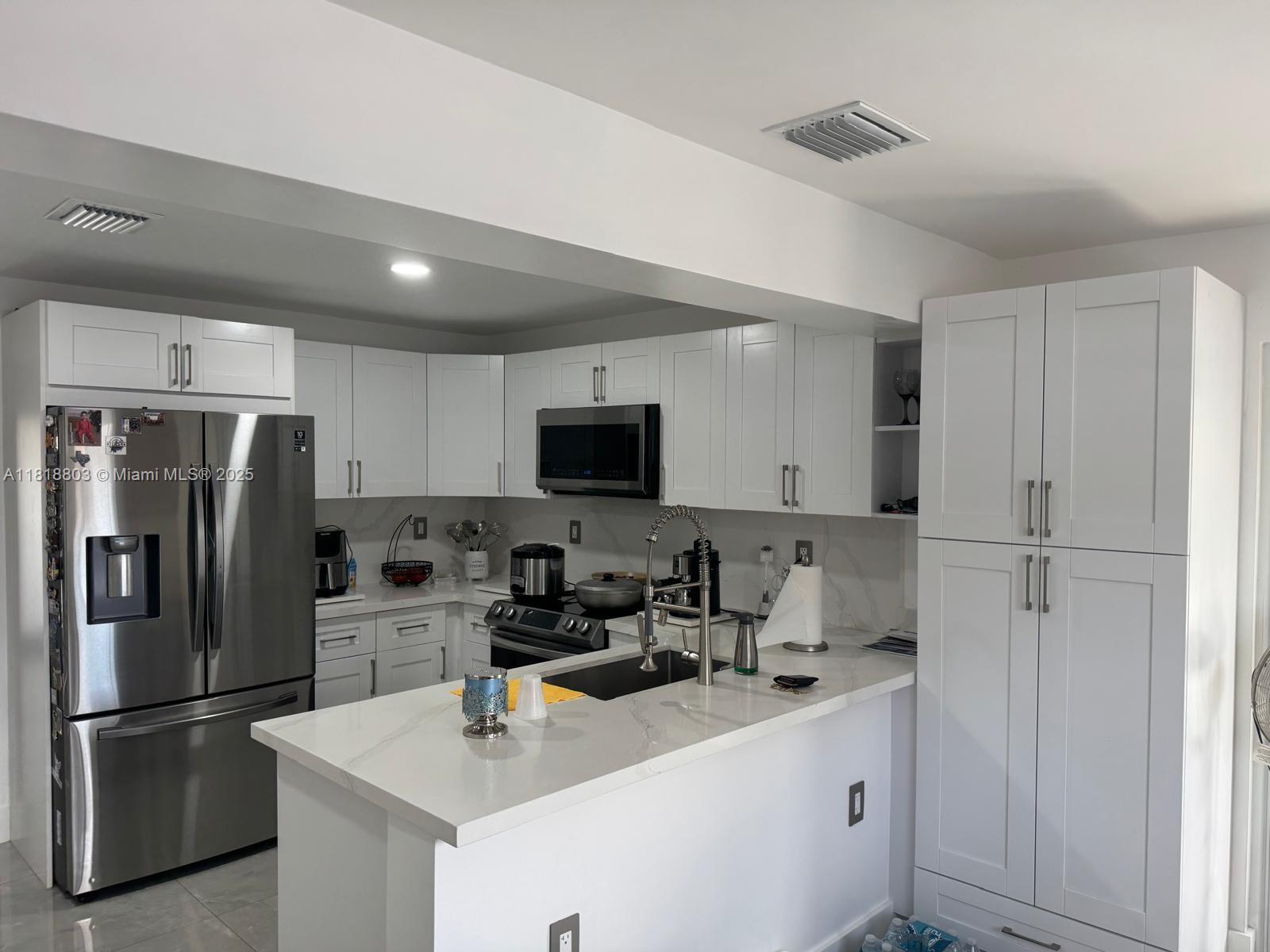 BROADVIEW PARK - Residential
