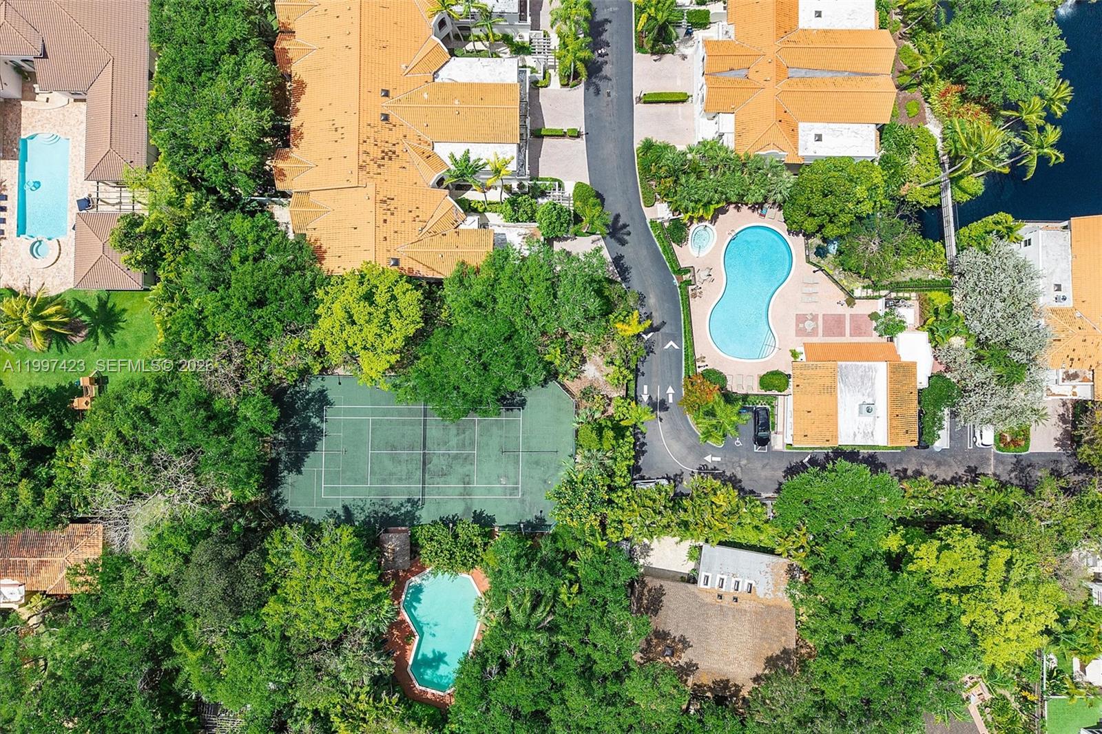 SWAN LAKE - Residential