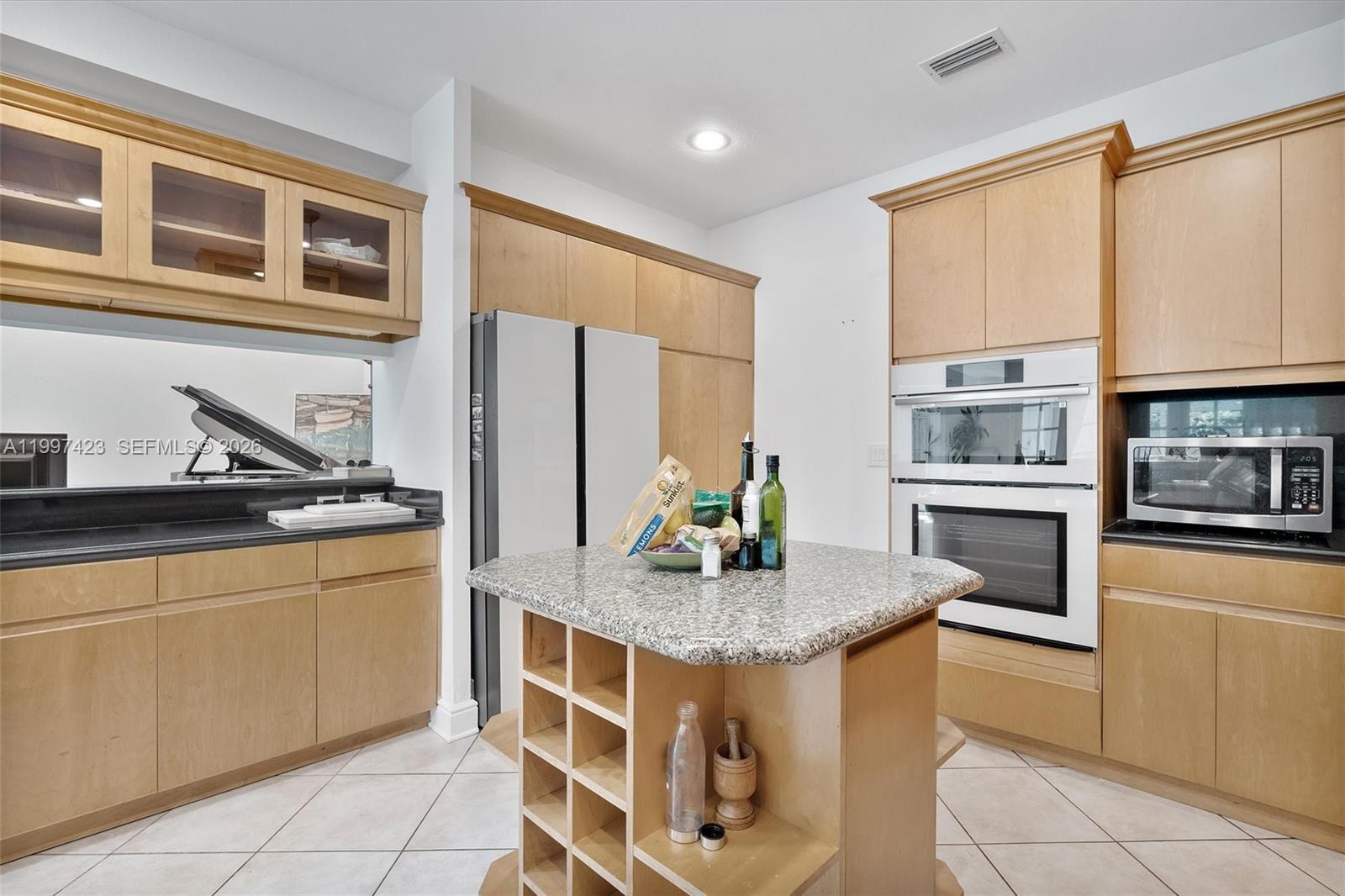 SWAN LAKE - Residential