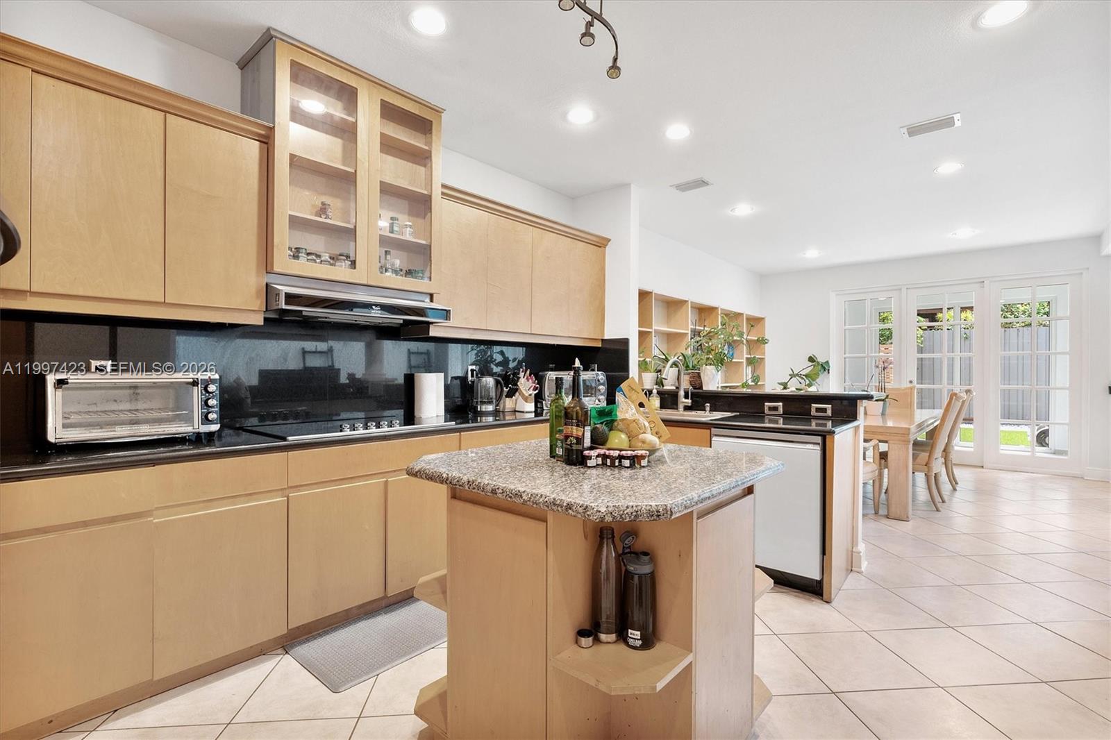 SWAN LAKE - Residential