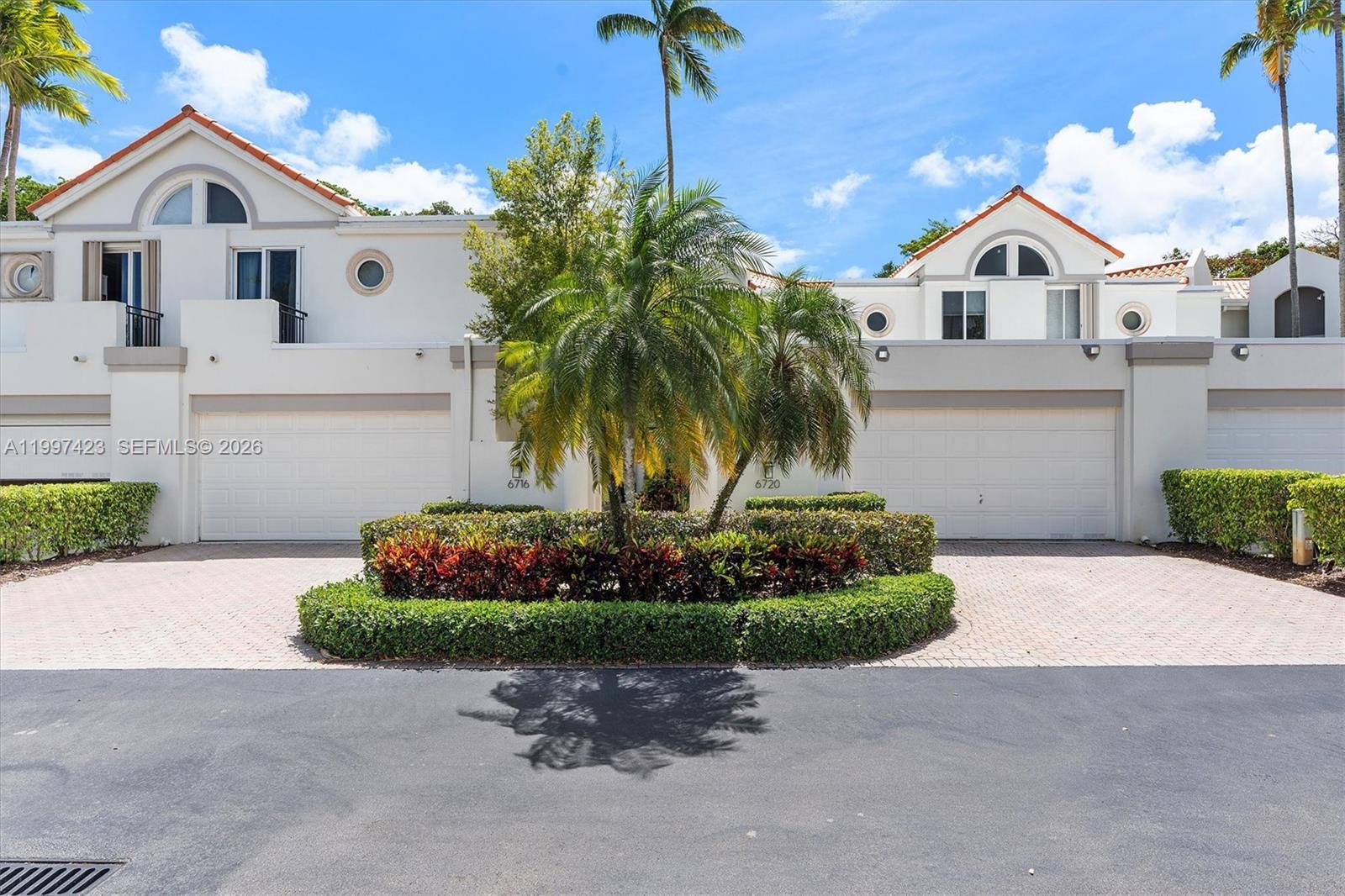 SWAN LAKE - Residential