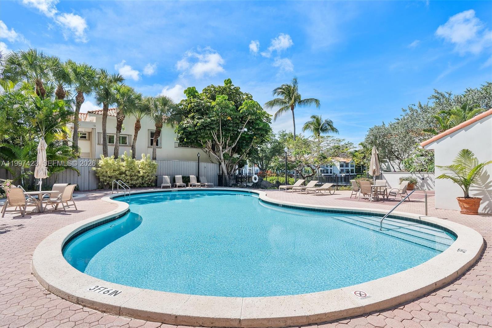 SWAN LAKE - Residential