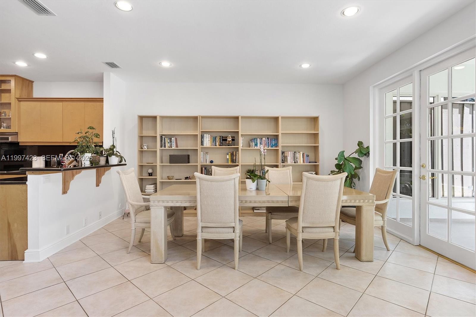 SWAN LAKE - Residential