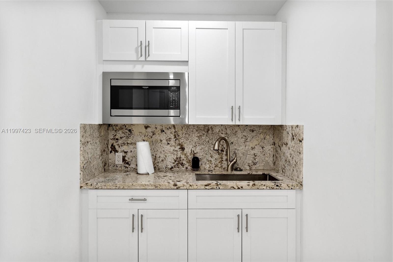 SWAN LAKE - Residential