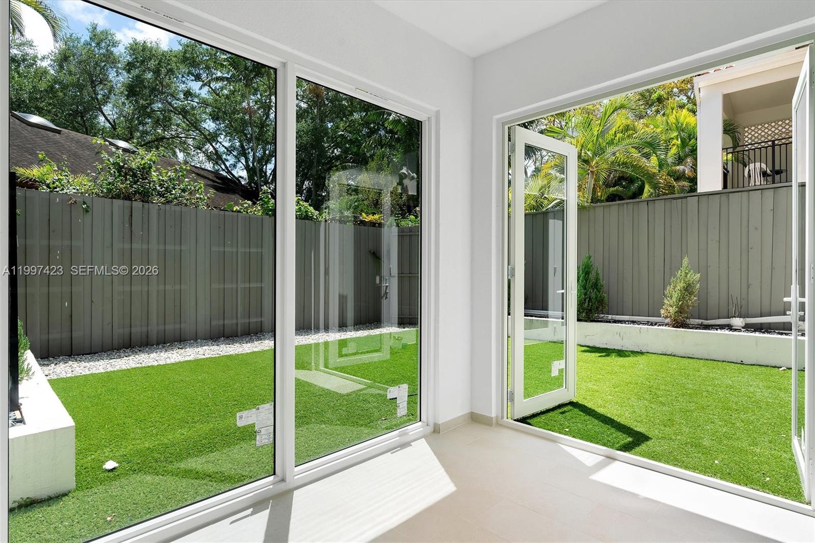 SWAN LAKE - Residential