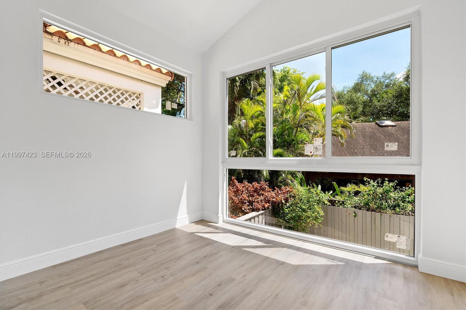 SWAN LAKE - Residential