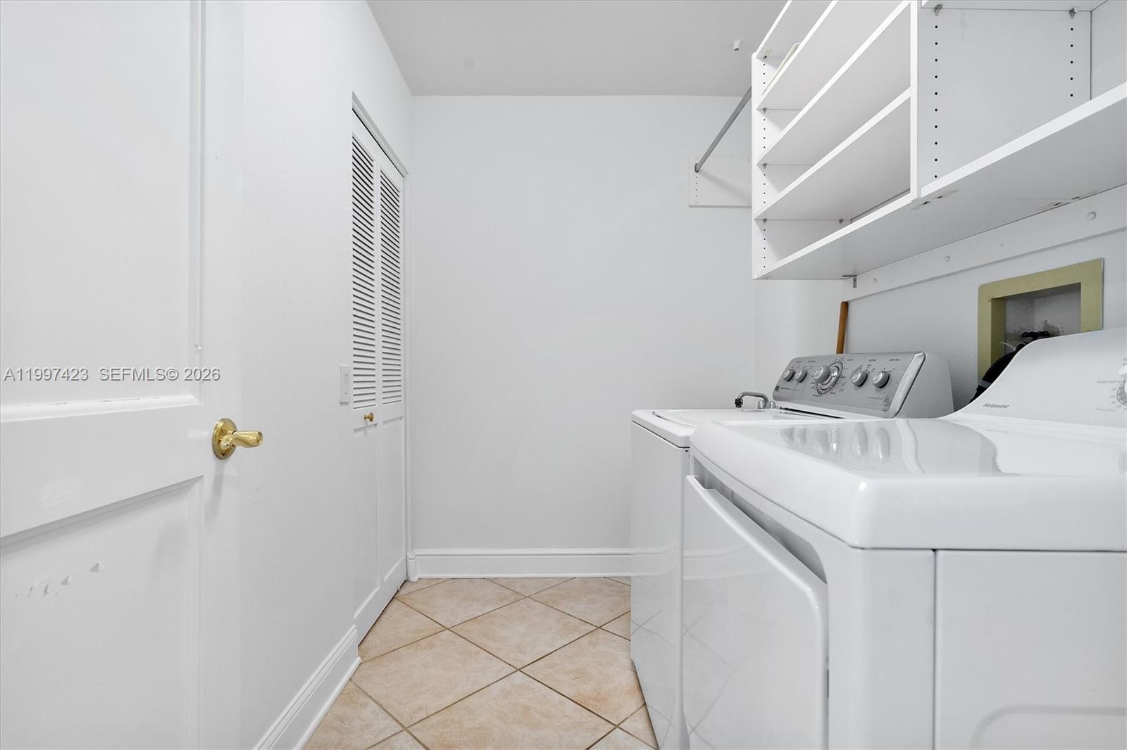 SWAN LAKE - Residential