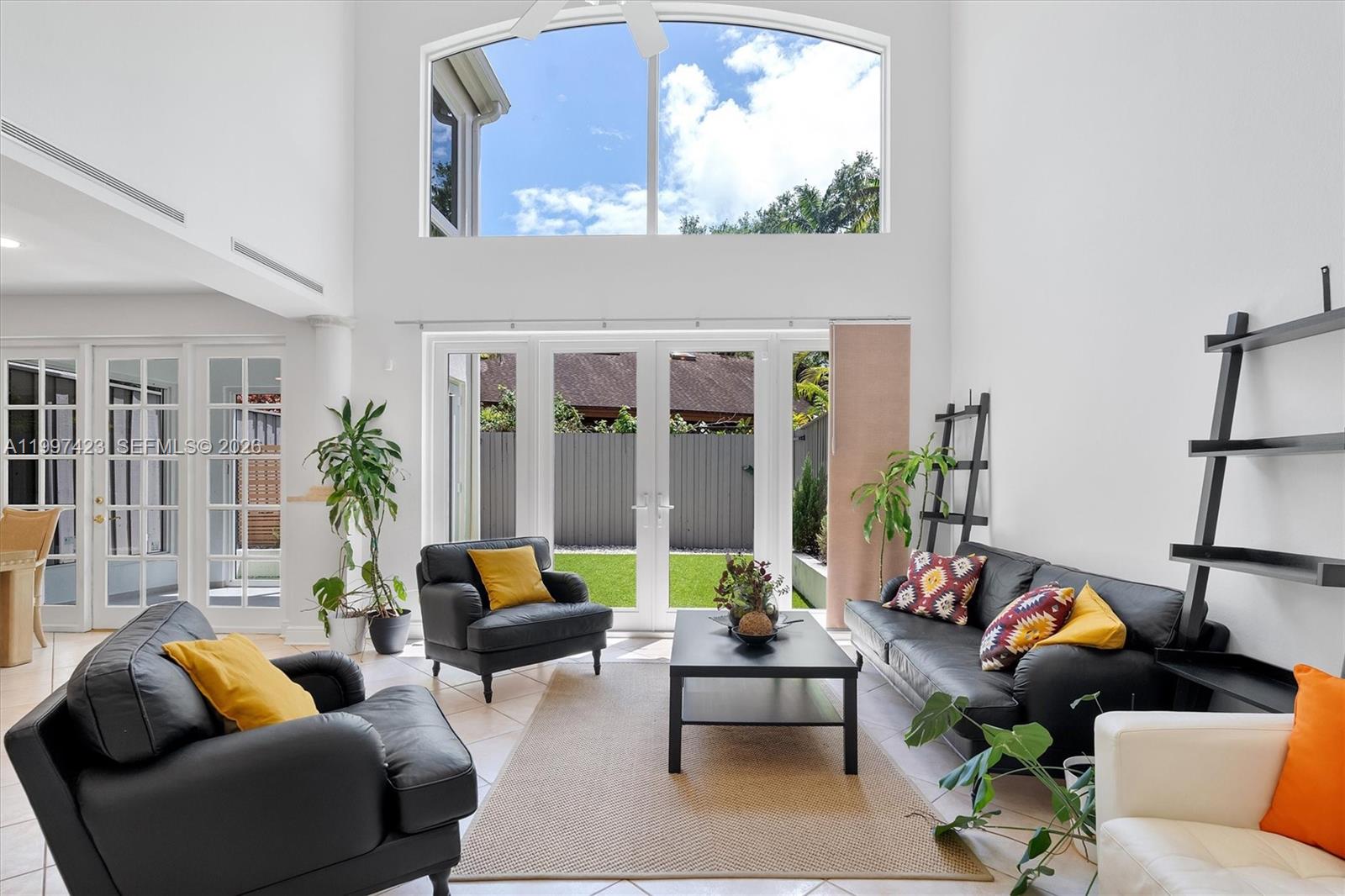 SWAN LAKE - Residential