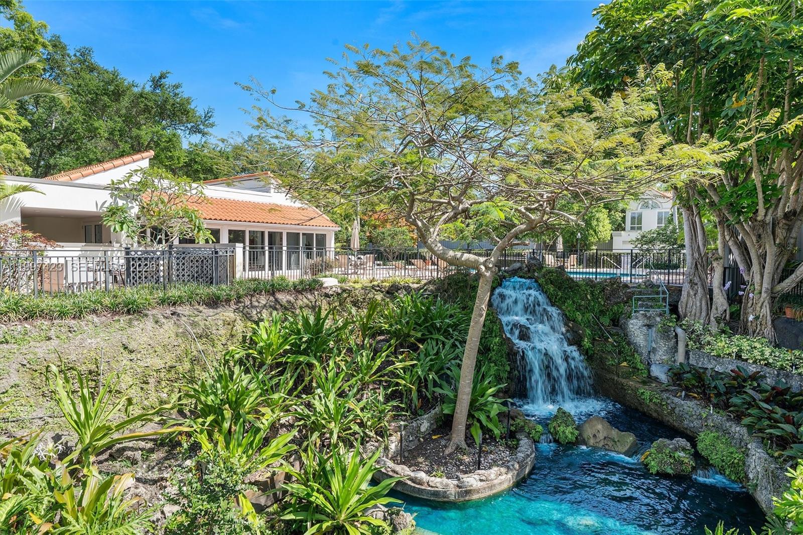 SWAN LAKE - Residential