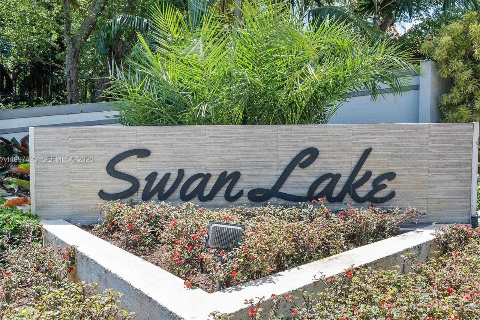 SWAN LAKE - Residential