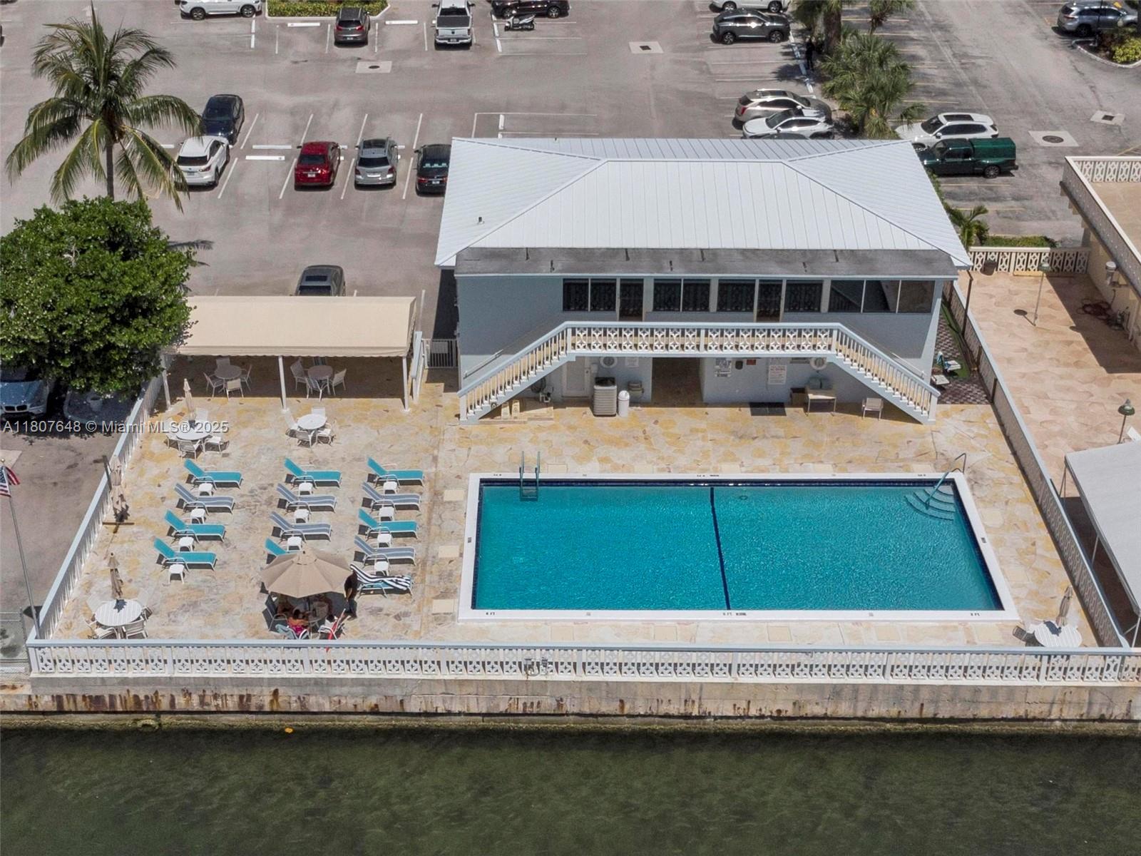 IMPERIAL TOWERS NORTH CON - Residential