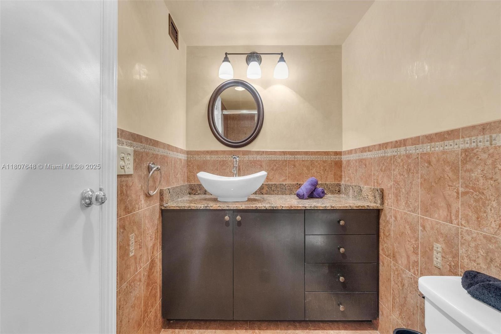 IMPERIAL TOWERS NORTH CON - Residential