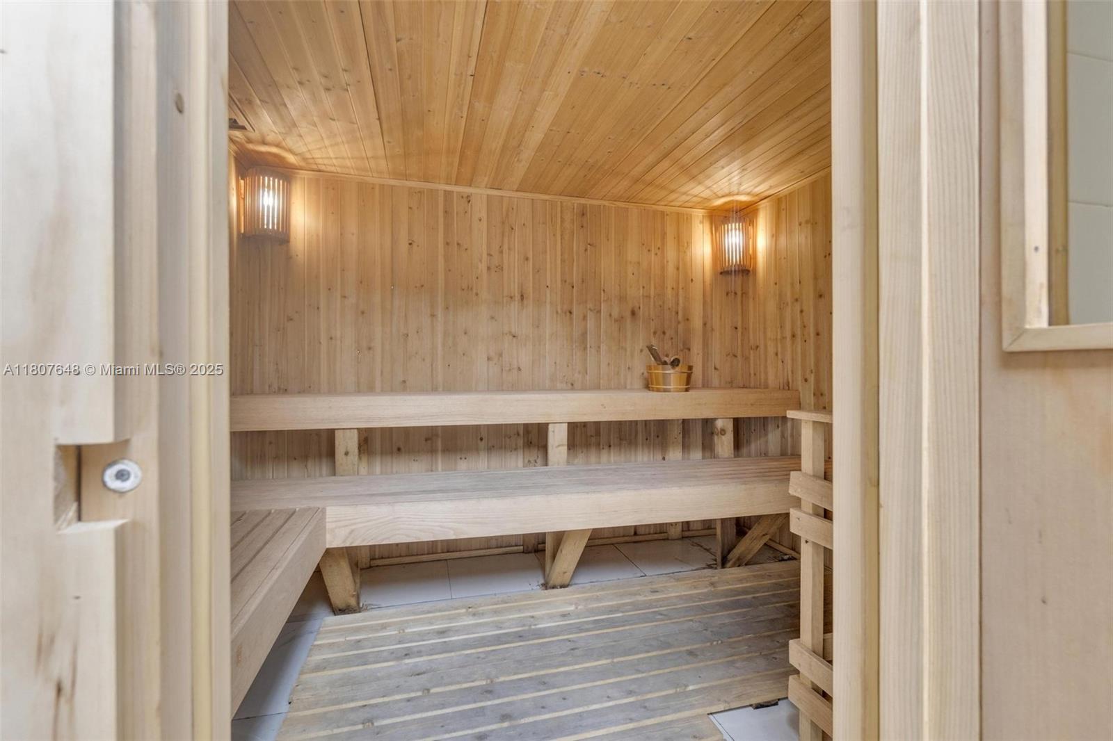 IMPERIAL TOWERS NORTH CON - Residential