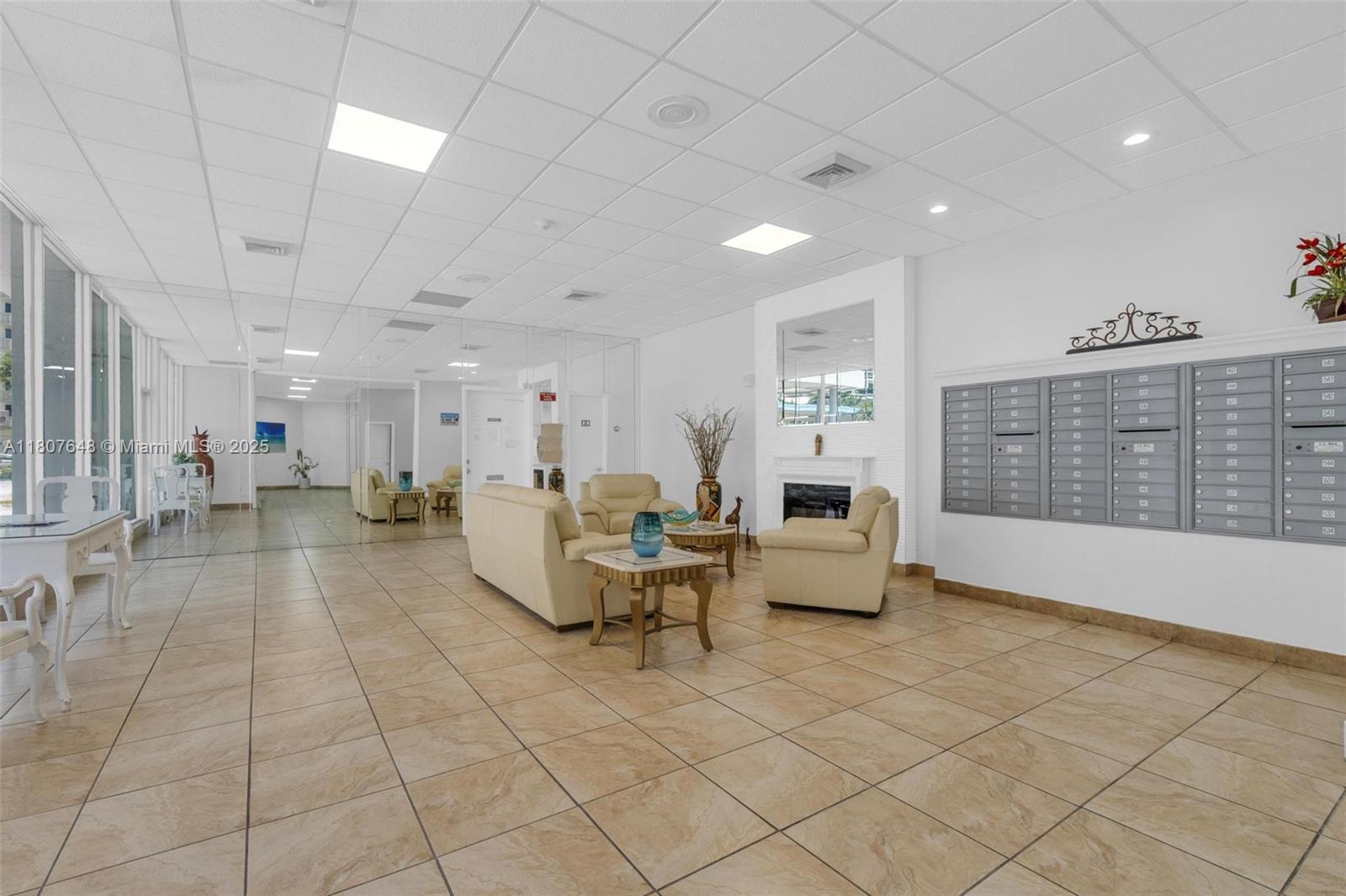 IMPERIAL TOWERS NORTH CON - Residential