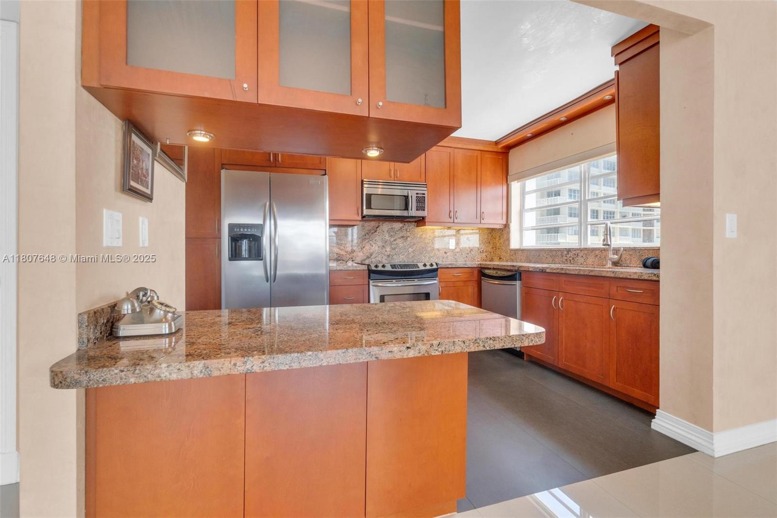 IMPERIAL TOWERS NORTH CON - Residential