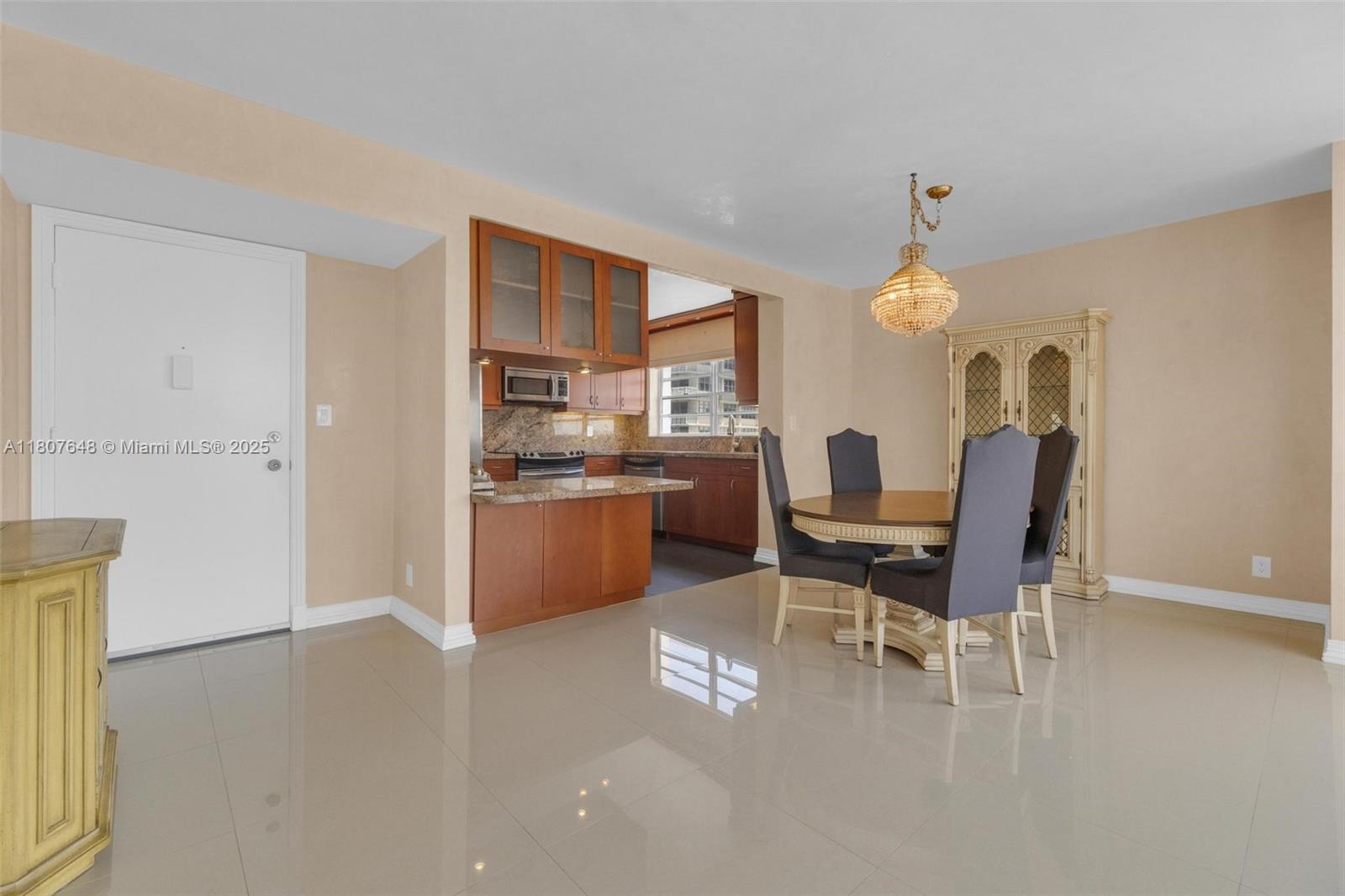 IMPERIAL TOWERS NORTH CON - Residential