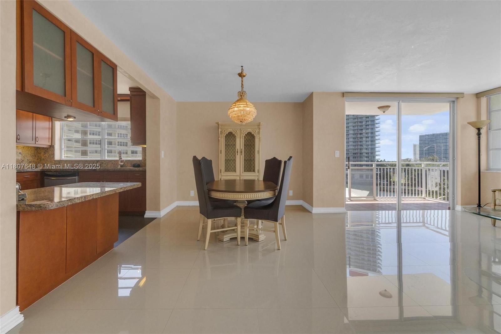 IMPERIAL TOWERS NORTH CON - Residential