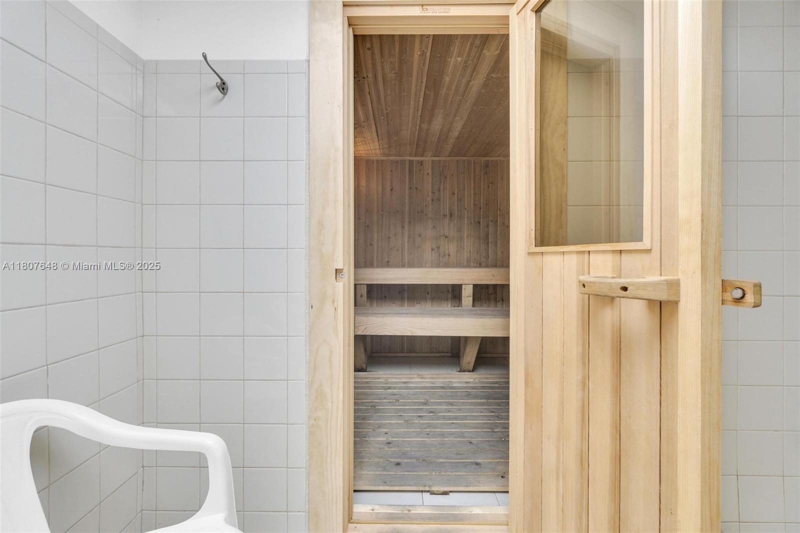 IMPERIAL TOWERS NORTH CON - Residential