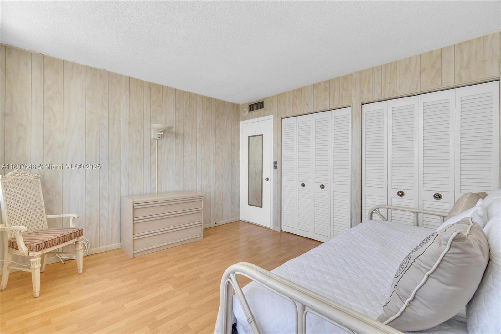 IMPERIAL TOWERS NORTH CON - Residential