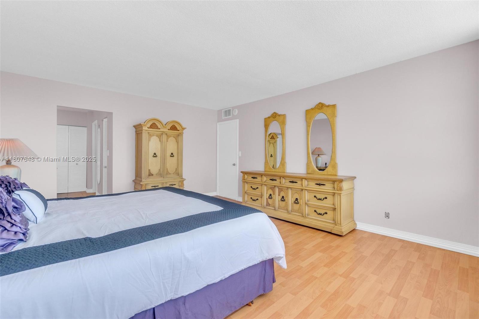 IMPERIAL TOWERS NORTH CON - Residential