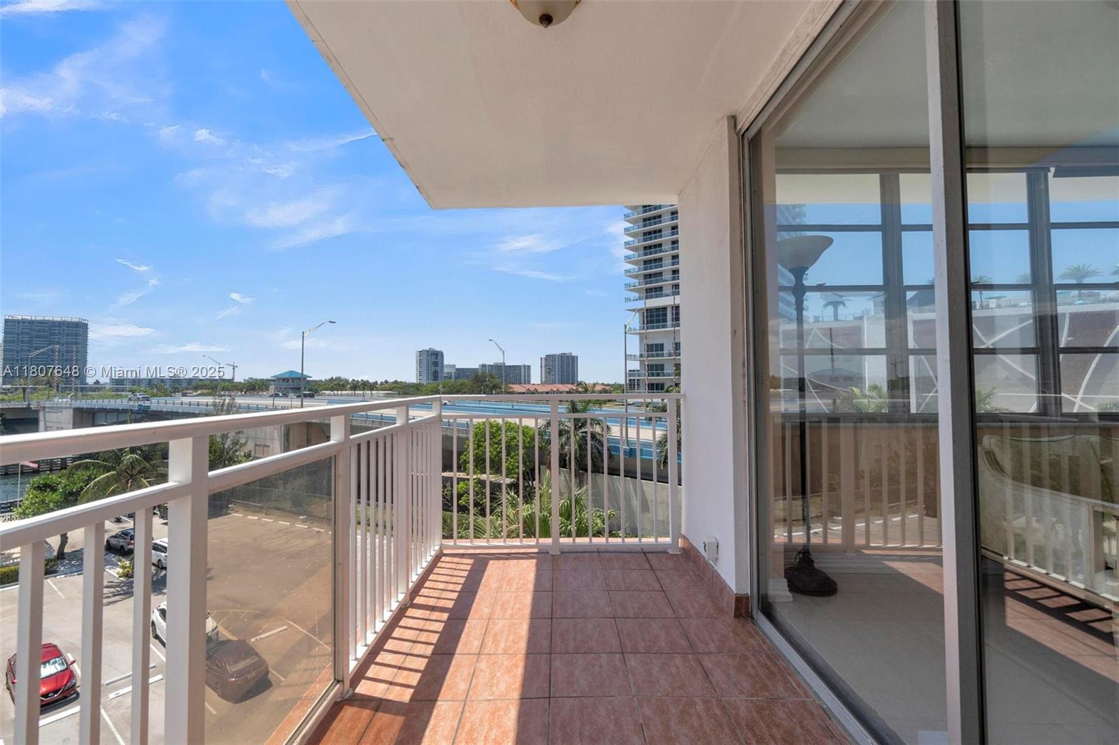 IMPERIAL TOWERS NORTH CON - Residential