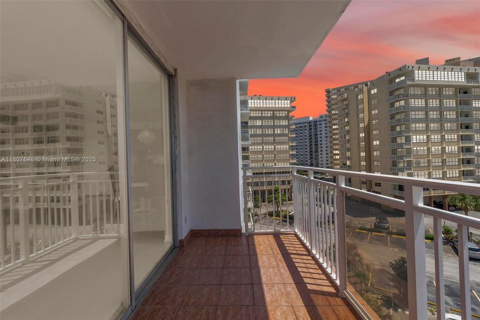 IMPERIAL TOWERS NORTH CON - Residential