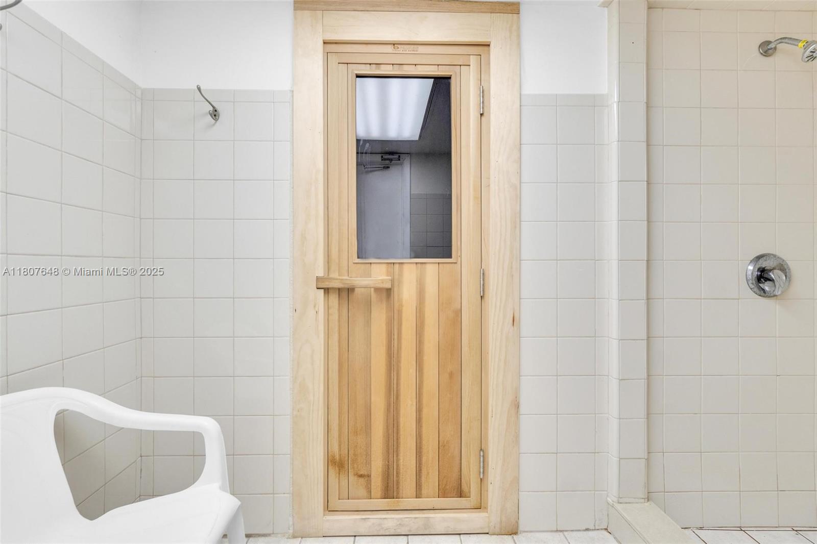 IMPERIAL TOWERS NORTH CON - Residential