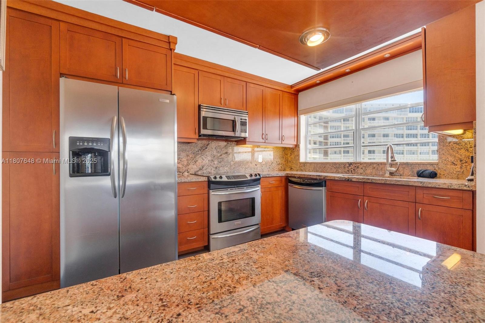 IMPERIAL TOWERS NORTH CON - Residential