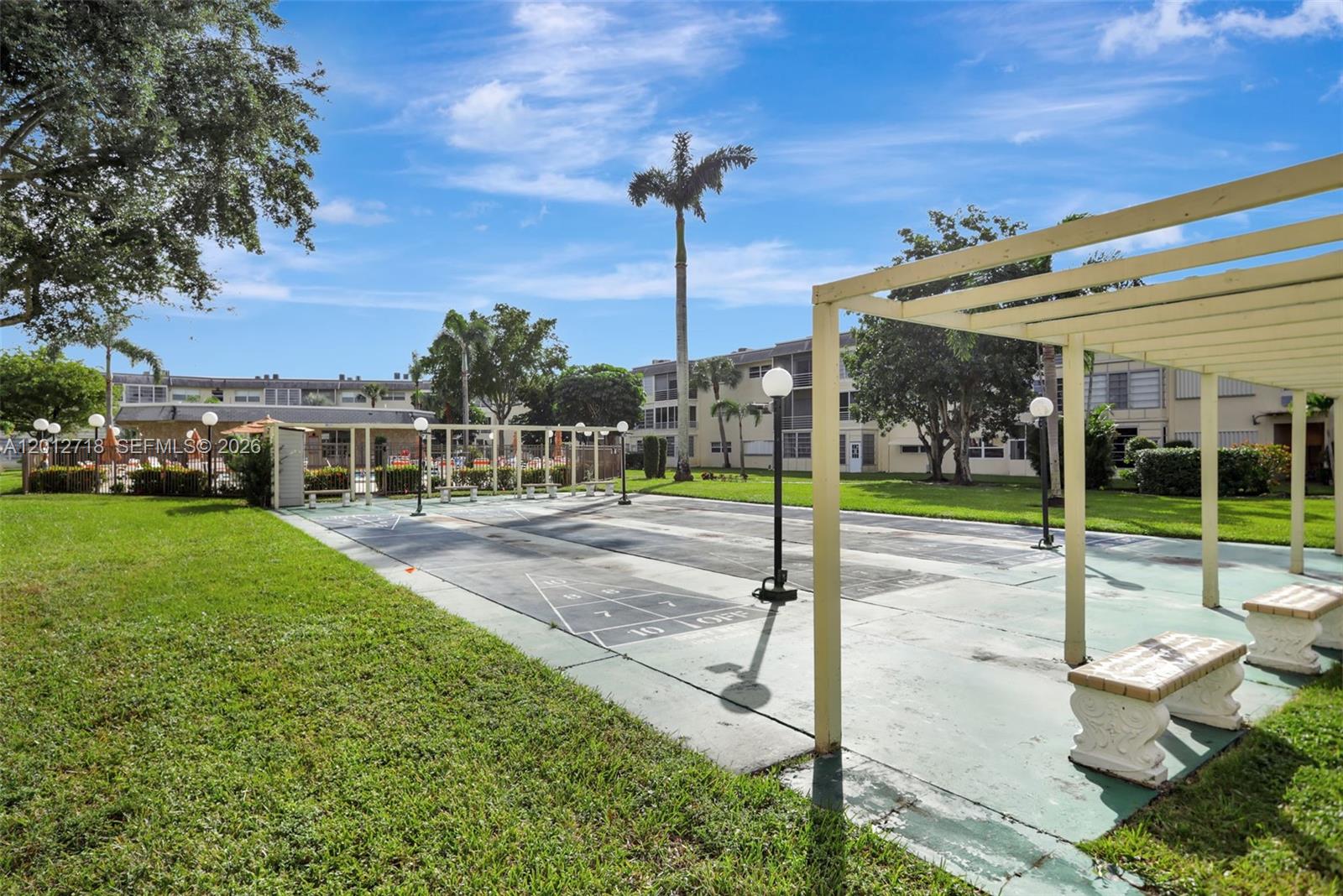 KENWOOD HALL CONDO - Residential