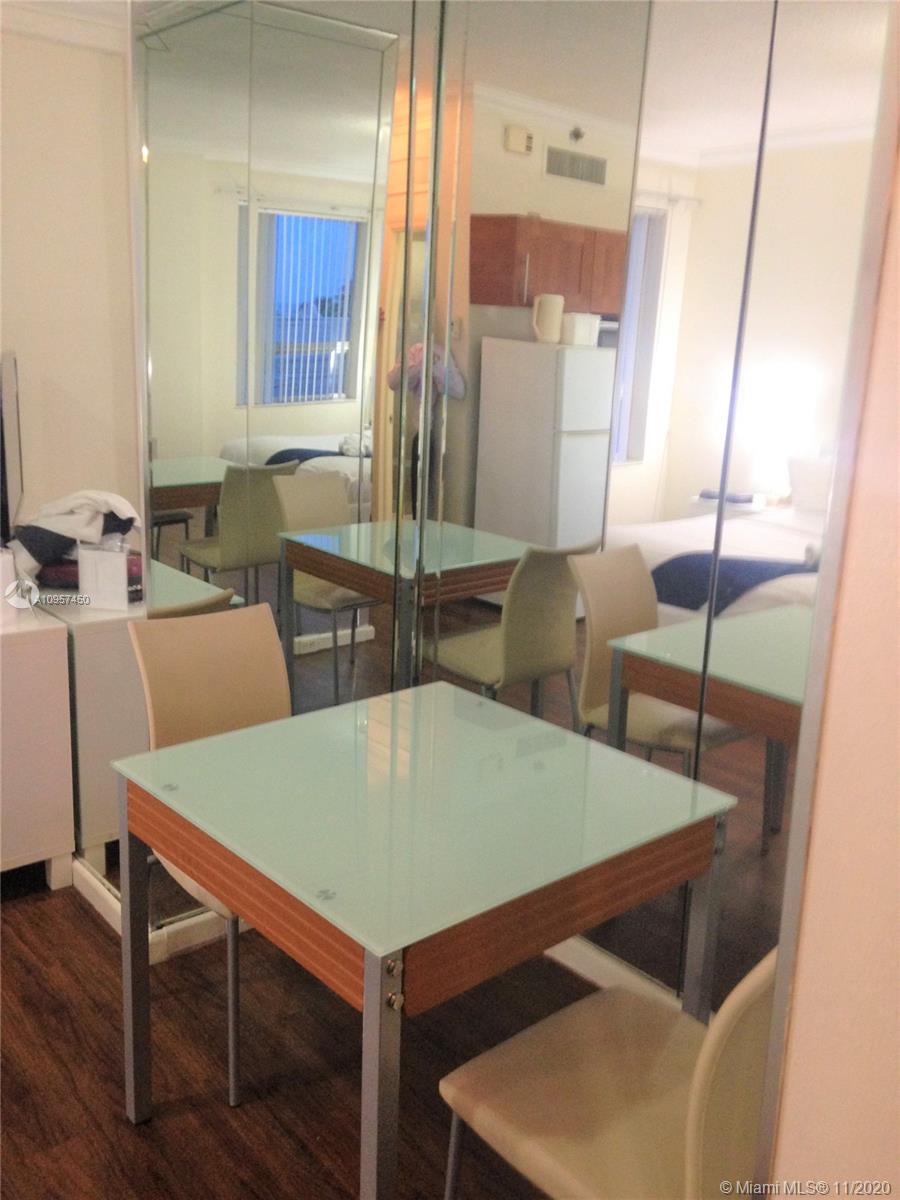 HOLLYWOOD BEACH RESORT CO - Residential Lease