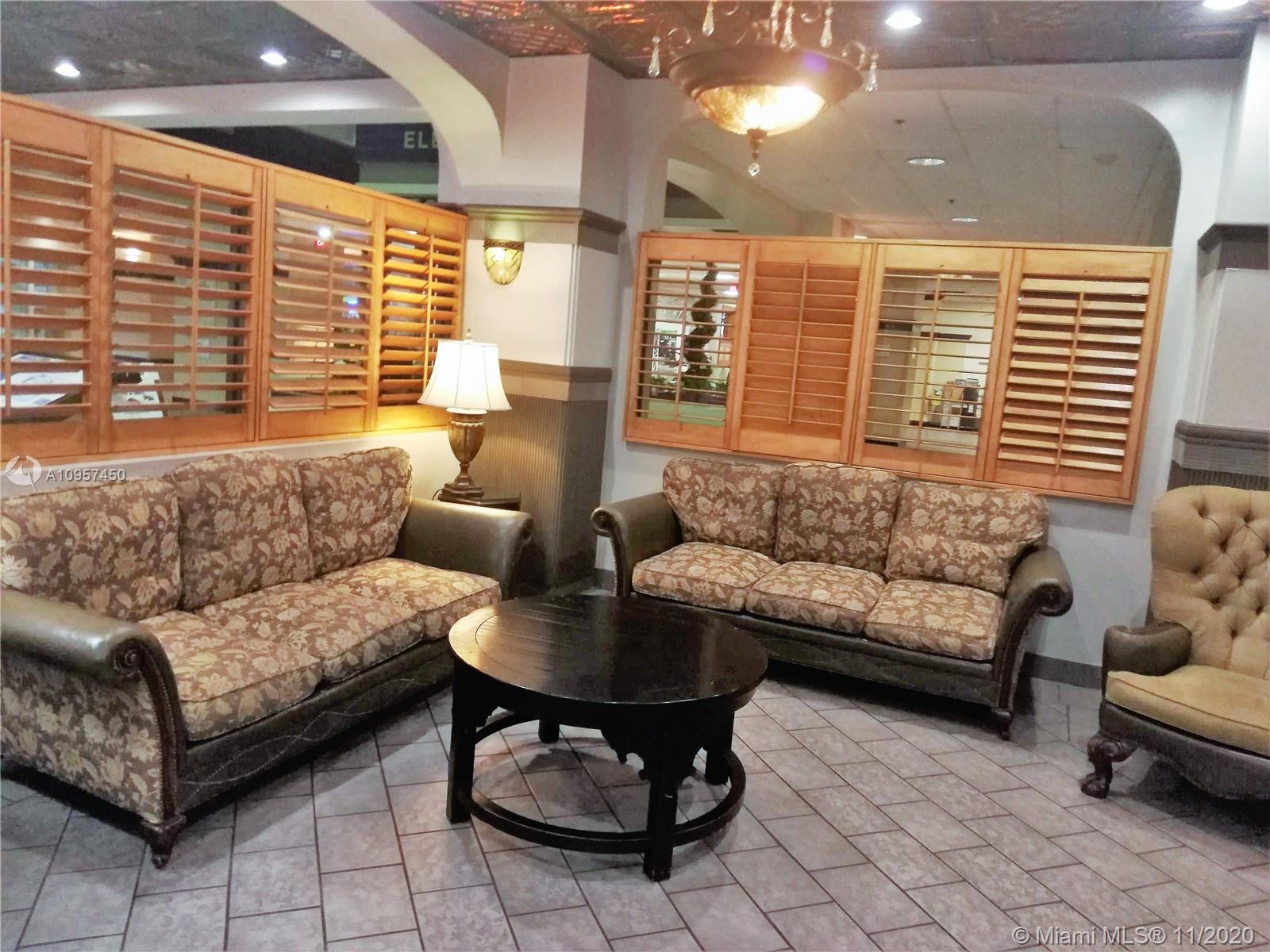 HOLLYWOOD BEACH RESORT CO - Residential Lease