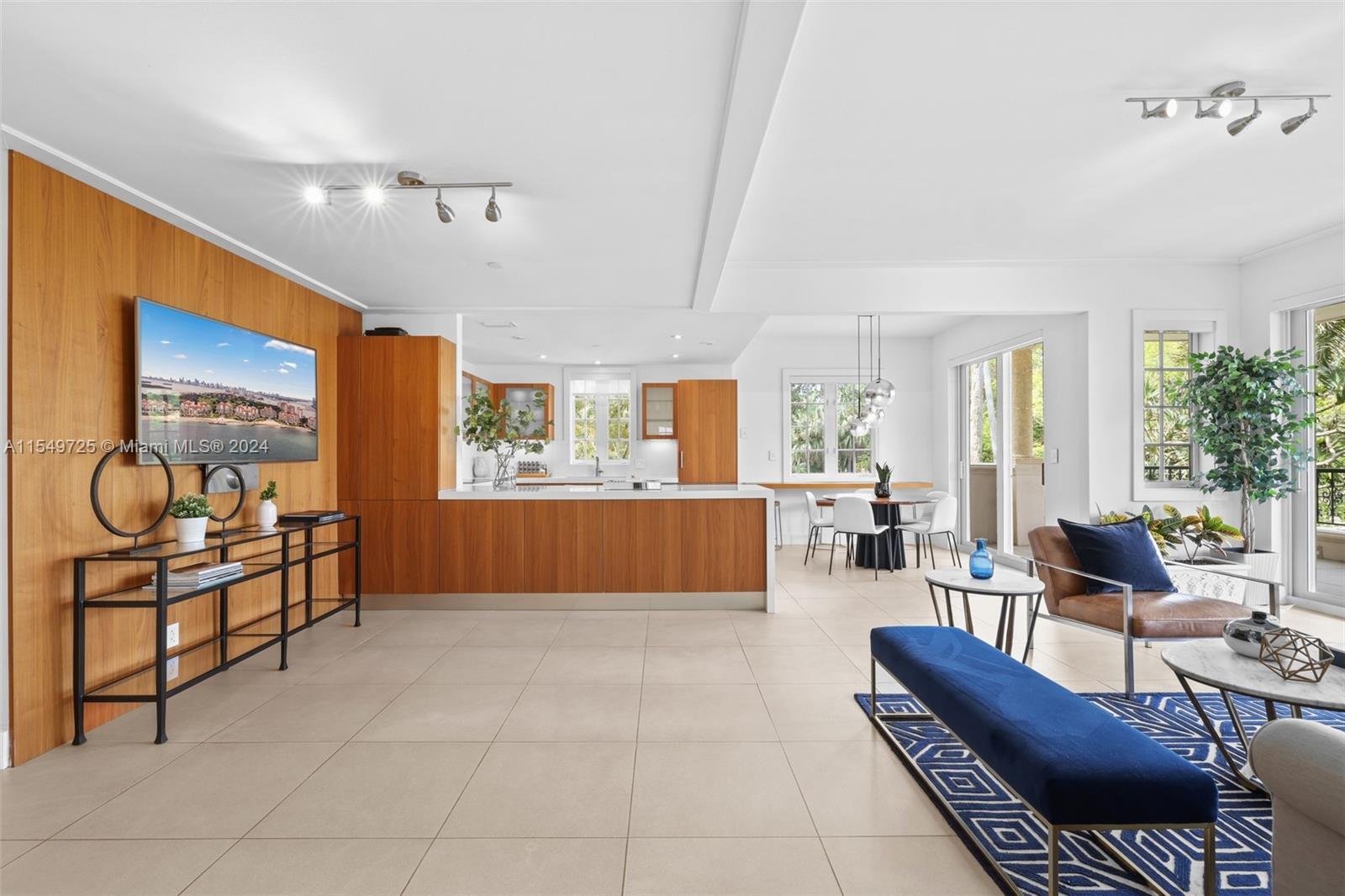 SEASIDE CONDO - Residential Lease