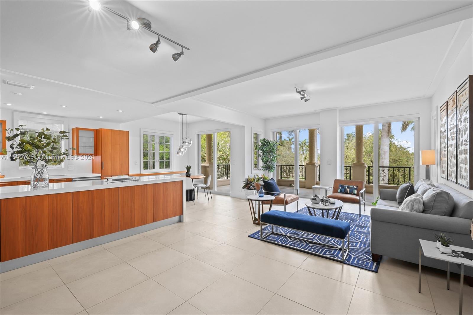 19127 Fisher Island Dr 19127