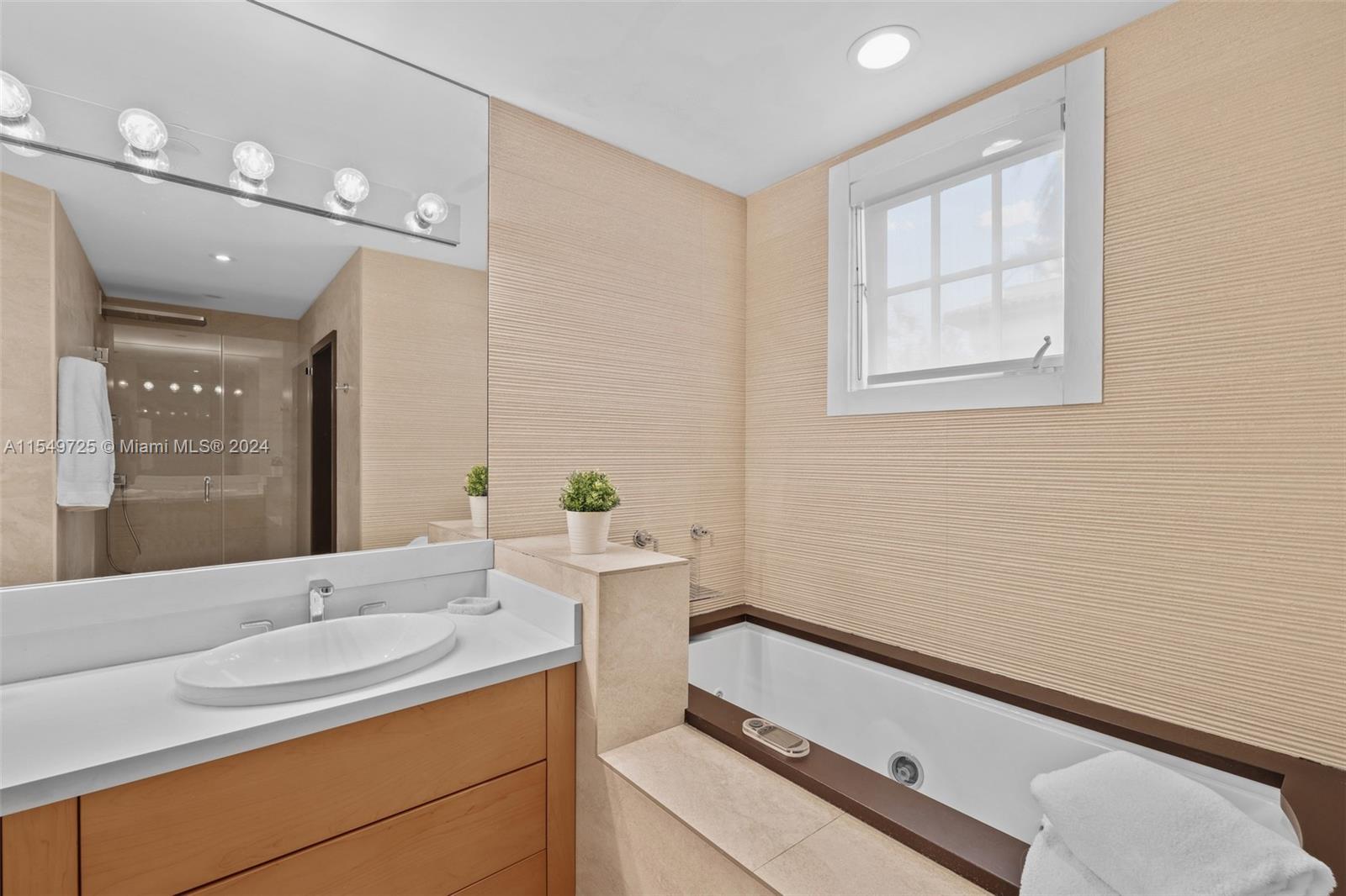 SEASIDE CONDO - Residential Lease