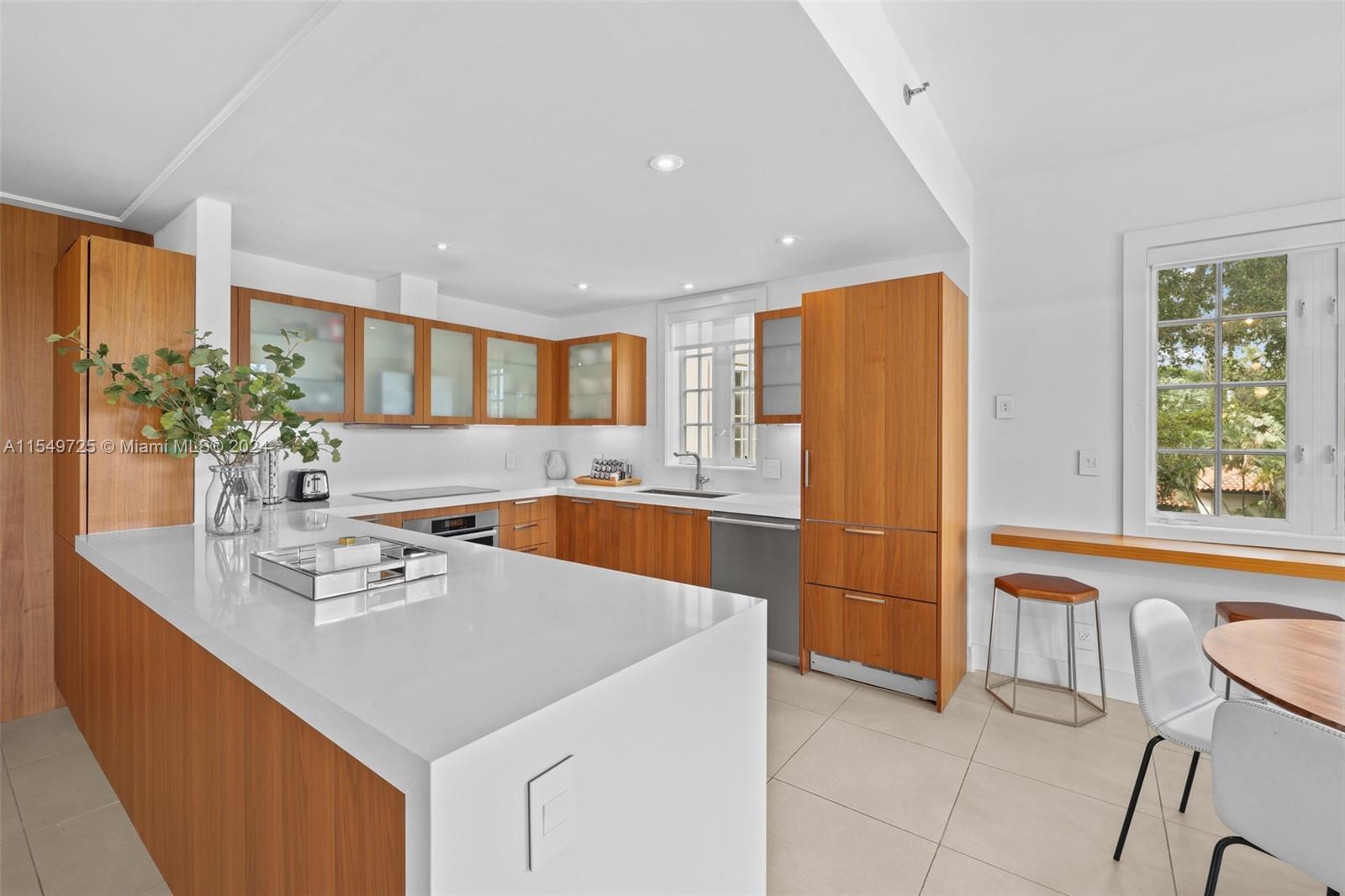 SEASIDE CONDO - Residential Lease