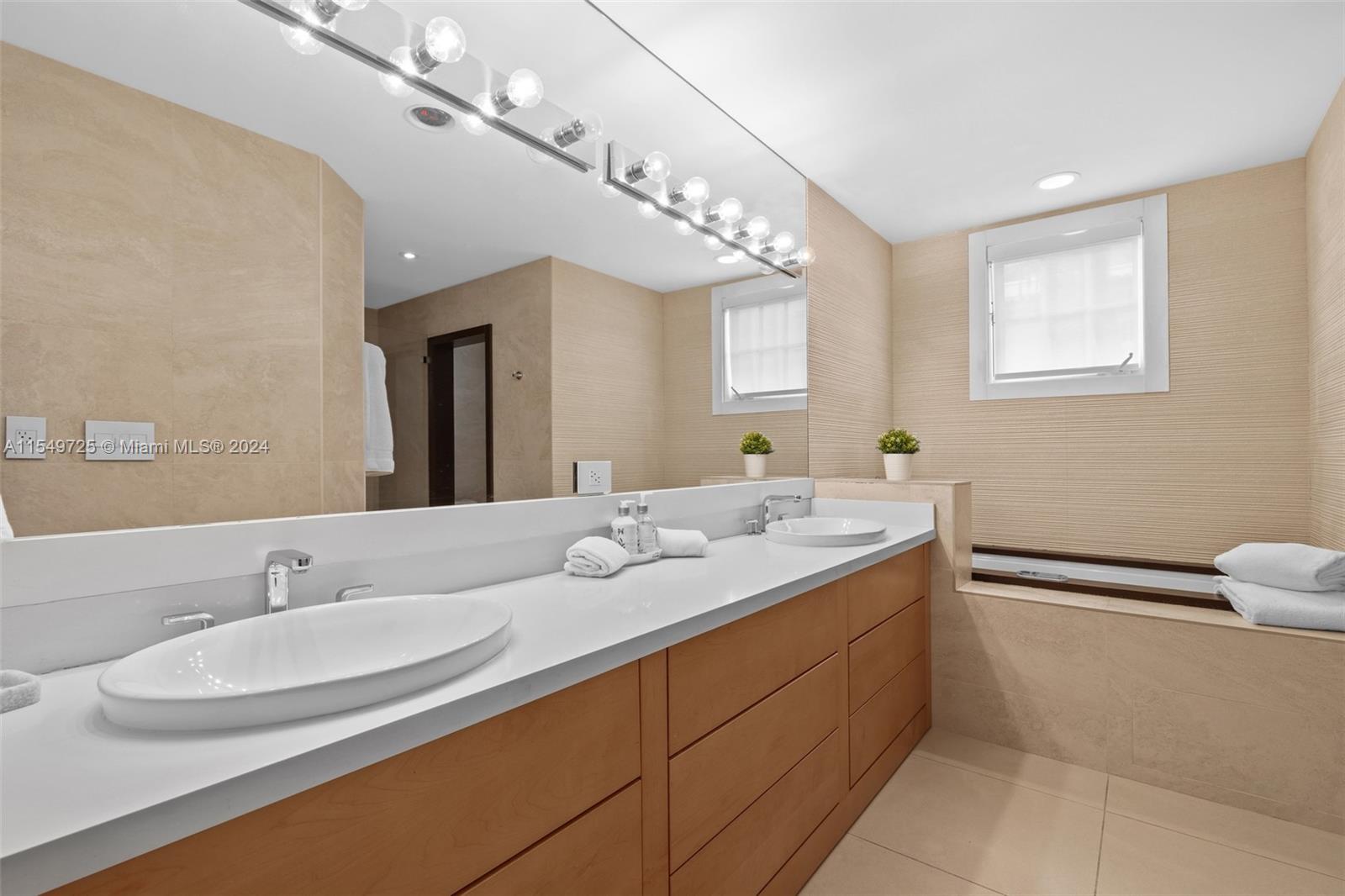 SEASIDE CONDO - Residential Lease