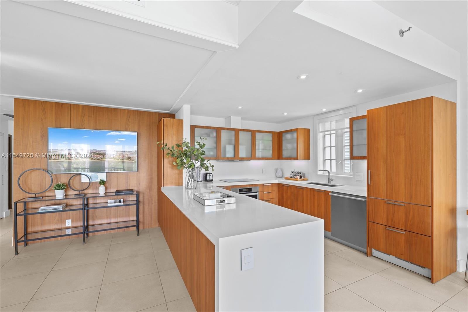 SEASIDE CONDO - Residential Lease