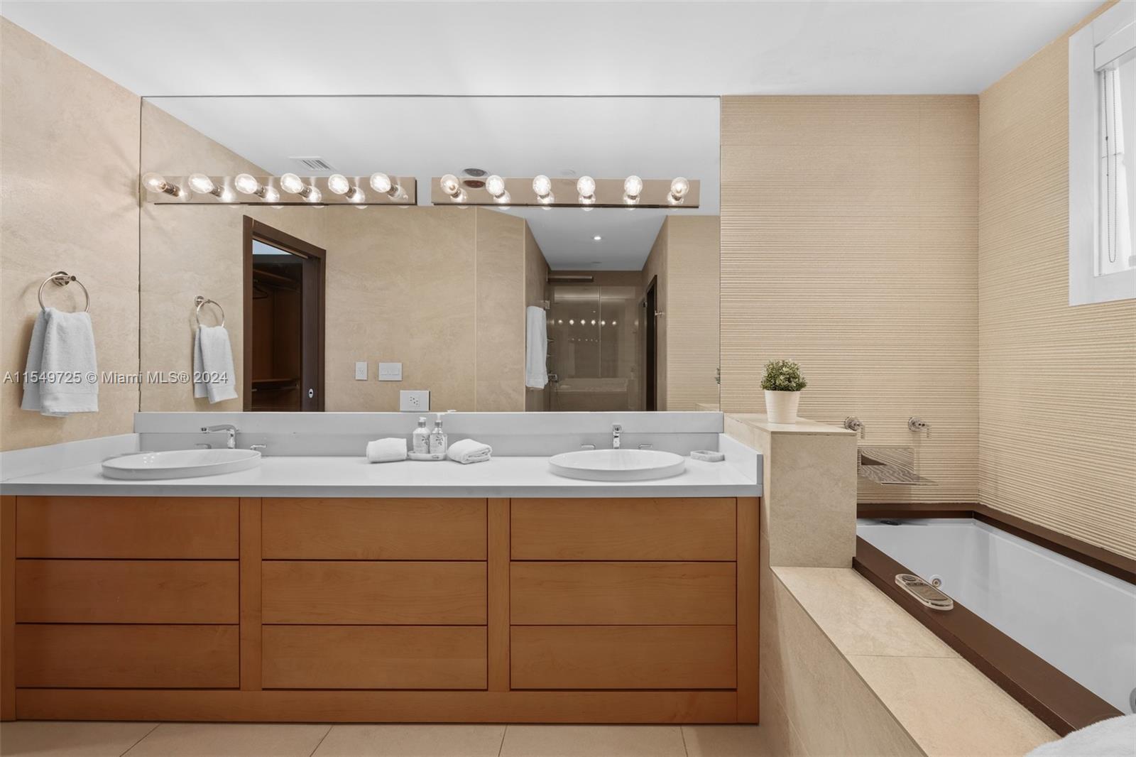 SEASIDE CONDO - Residential Lease